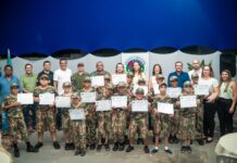 Compromisso com o Futuro: Legislativo de Anastácio Marca Presença na Formatura do Florestinha