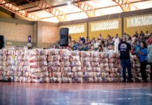 Vereador João Batista Macalé representa Câmara na entrega do programa Cesta Solidária