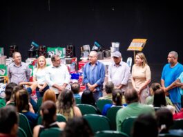Legislativo presente: Entrega de materiais escolares reforça investimentos na Educação de Anastácio