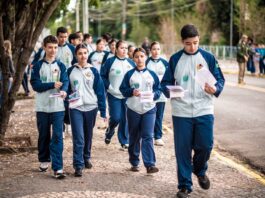 Câmara e Escolas Cívico-Militares se unem em blitz educativa pelo Maio Amarelo em Anastácio