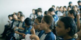 Estudantes da rede estadual lotam primeira sessão gratuita do ‘Cine Câmara’
